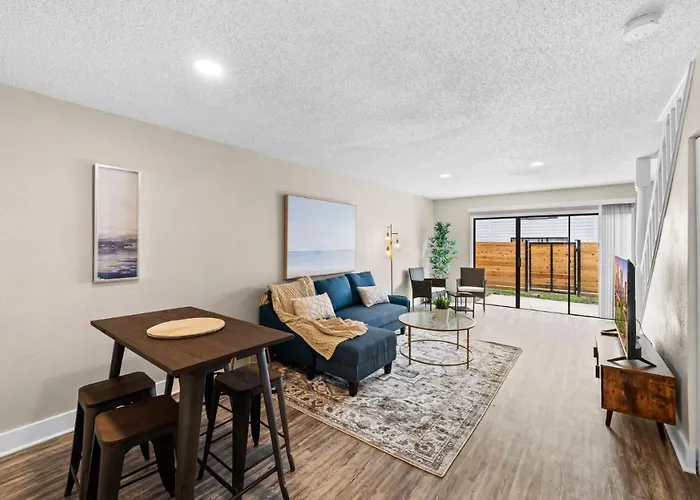 Cozy Townhouse - Gym Pool Golf Fast Wifi 2B2B
