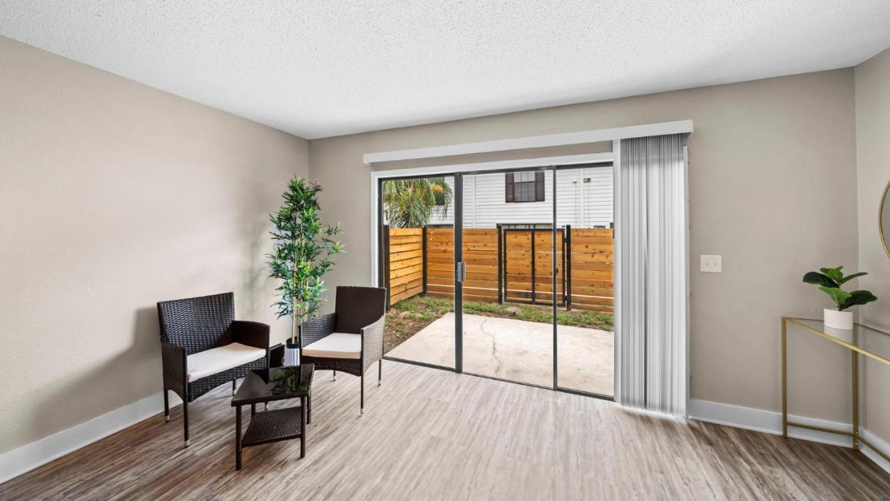 Cozy Townhouse - Gym Pool Golf Fast Wifi 2b2b