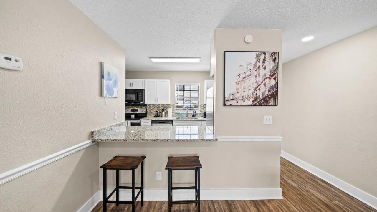 Cozy Townhouse - Gym Pool Golf Fast Wifi 2b2b * Tampa