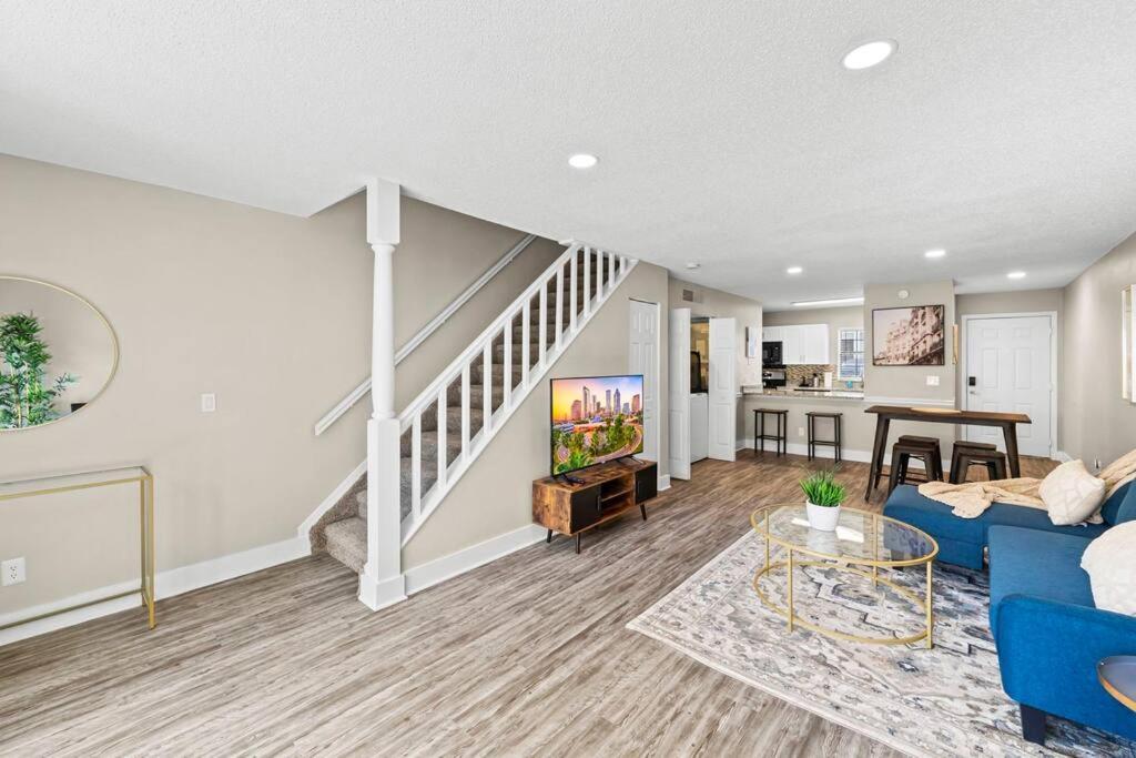 Apartamento Cozy Townhouse - Gym Pool Golf Fast Wifi 2b2b Tampa