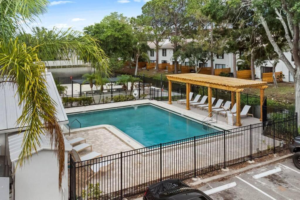 Apartamento Cozy Townhouse - Gym Pool Golf Fast Wifi 2b2b