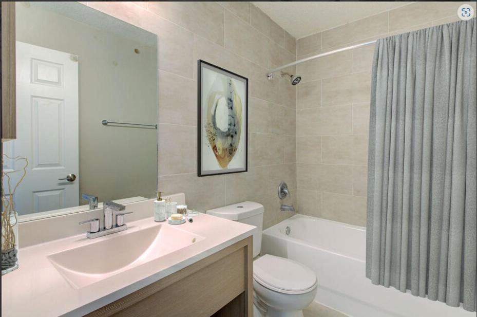 Cozy Townhouse - Gym Pool Golf Fast Wifi 2b2b *