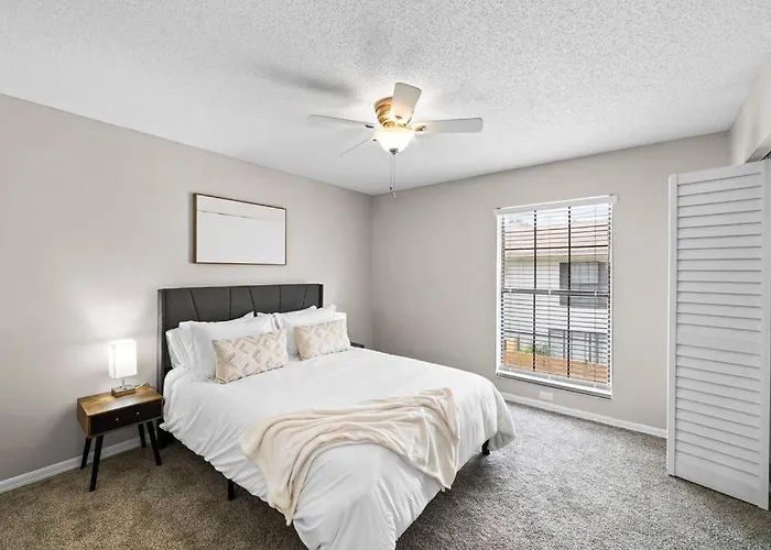 Cozy Townhouse - Gym Pool Golf Fast Wifi 2B2B