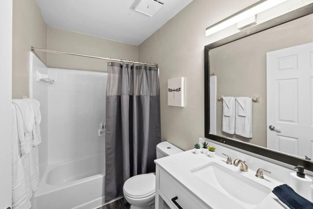 Cozy Townhouse - Gym Pool Golf Fast Wifi 2b2b Apartment *