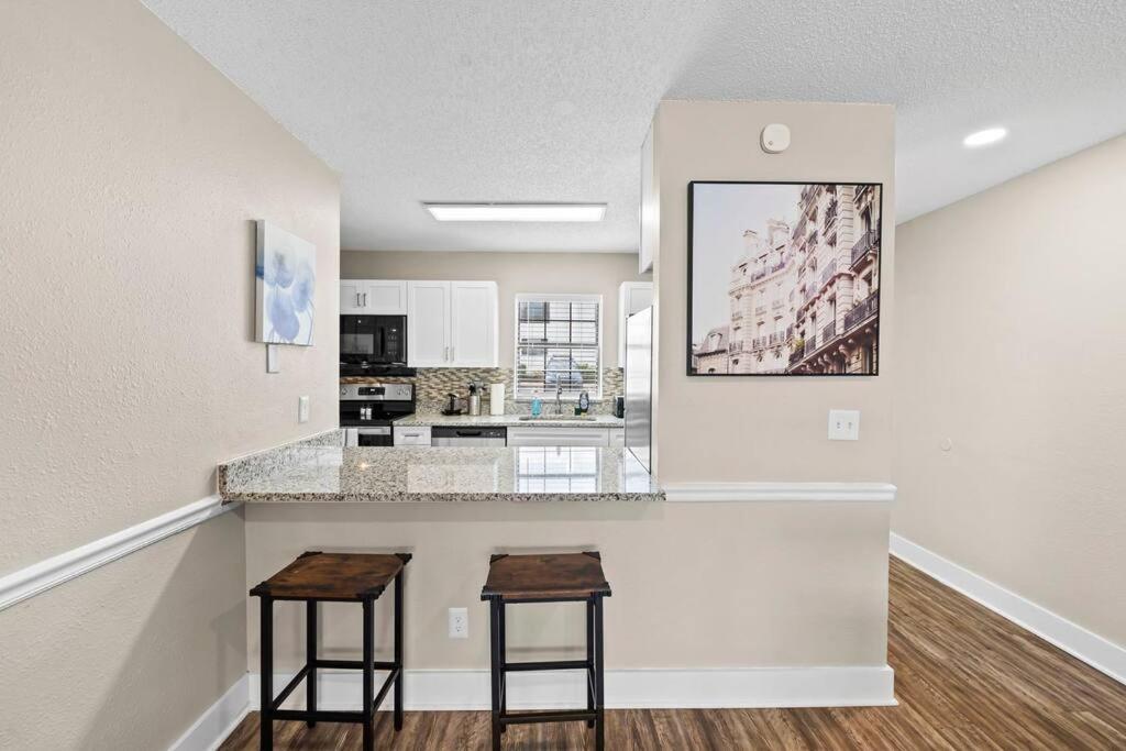 Cozy Townhouse - Gym Pool Golf Fast Wifi 2b2b