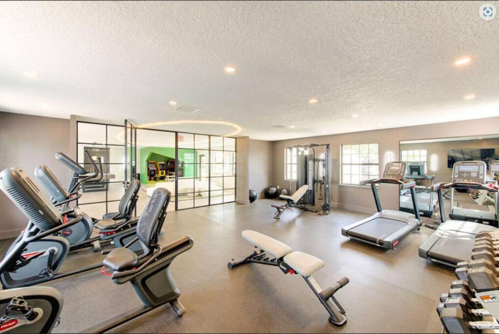 Cozy Townhouse - Gym Pool Golf Fast Wifi 2b2b Apartment Tampa