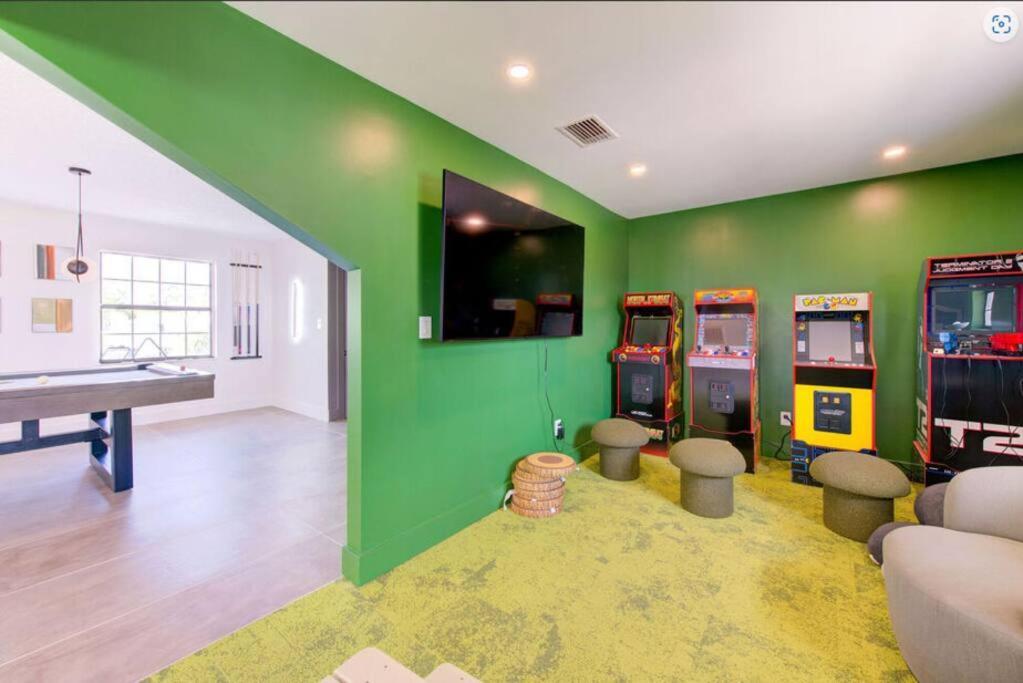 Cozy Townhouse - Gym Pool Golf Fast Wifi 2b2b Tampa