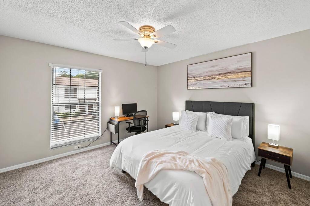 Apartment Cozy Townhouse - Gym Pool Golf Fast Wifi 2b2b *